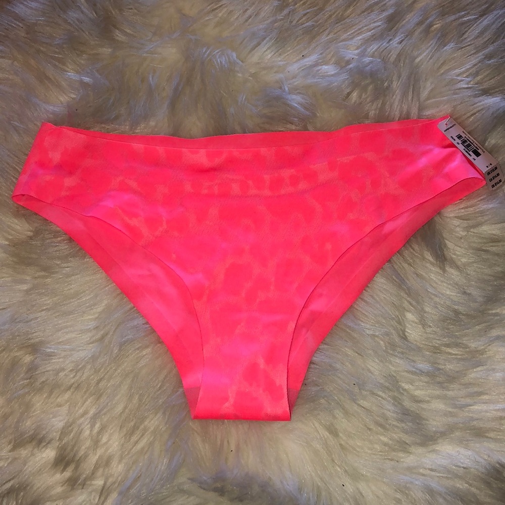 NWT Victoria’s Secret No Show Cheeky Panty